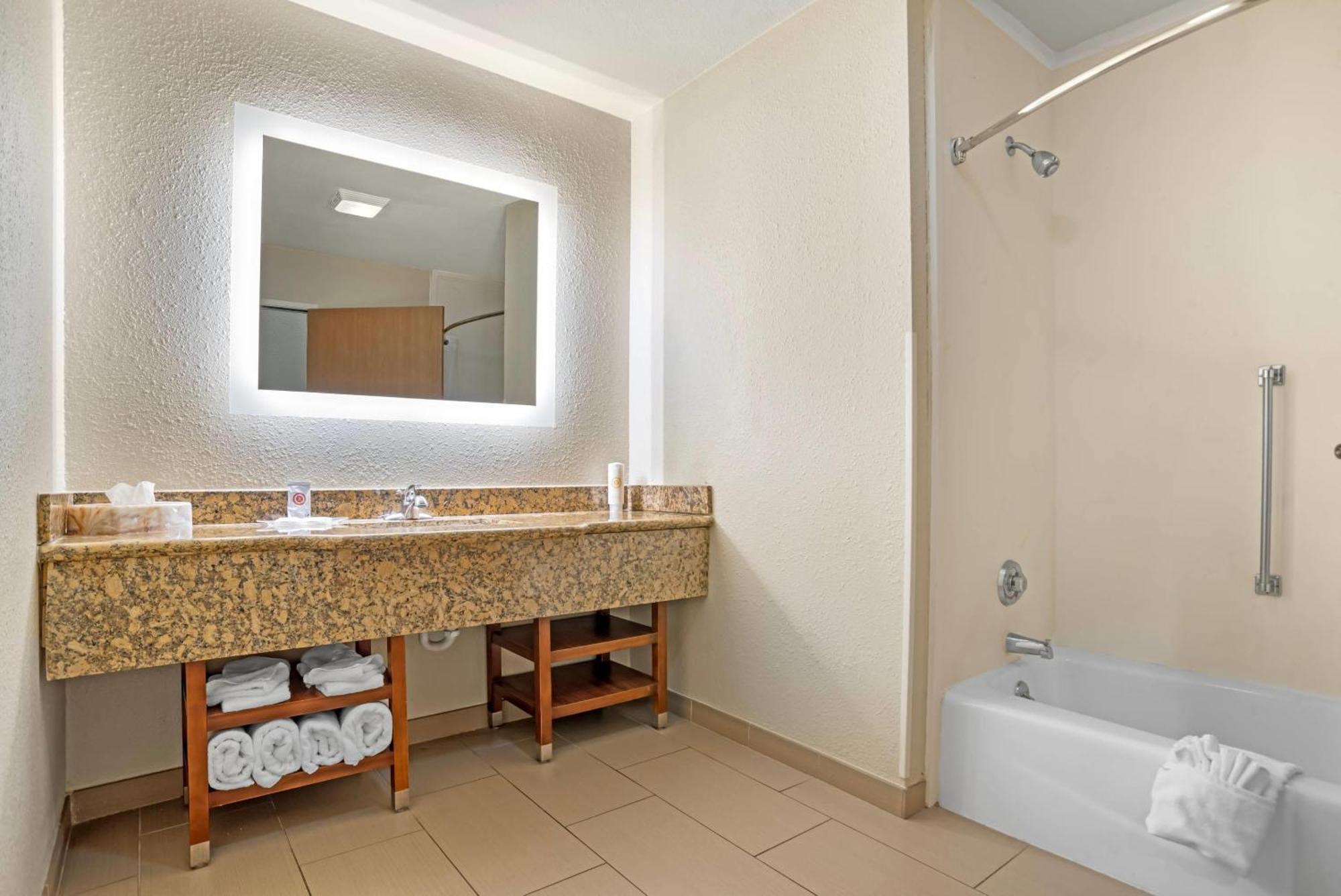 Comfort Suites Monroe Kültér fotó